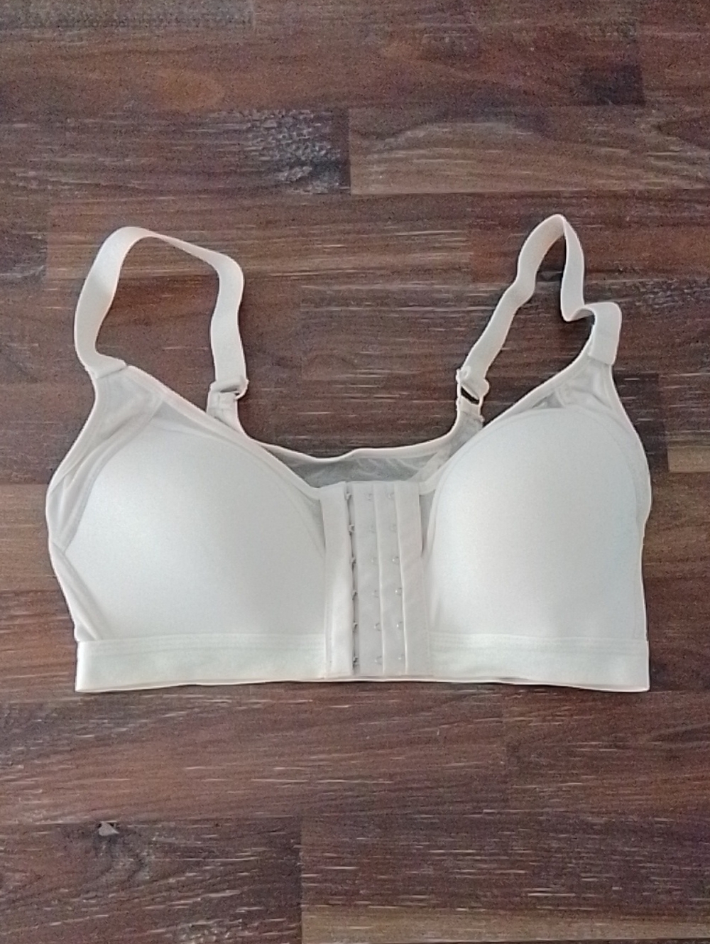 Wireless Front-Closure Comfort Bra in Cream